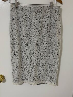 Kenar Lace Pencil Skirt - White